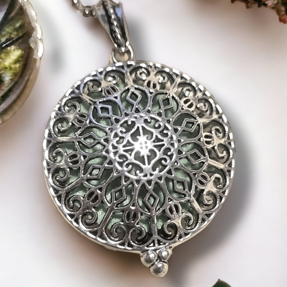UNIQUE Aromatherapy Pendant - Silver - Picture 5 of 7